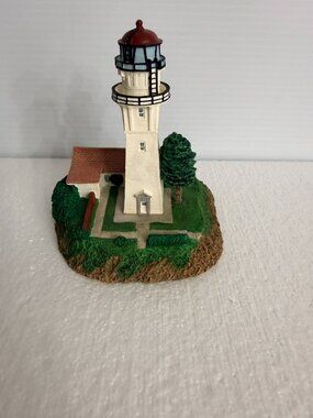 Diamond Head Lighthouse Sculpture By Danbury Mint - Historic American Lighthouse